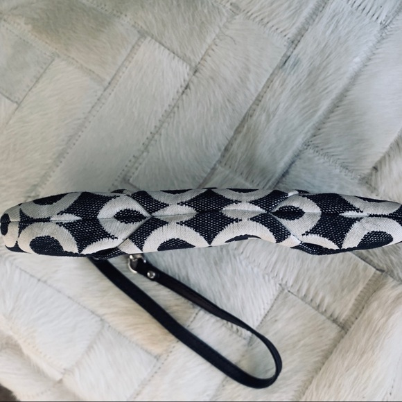 Coach | Wristlet - Picture 3 of 4